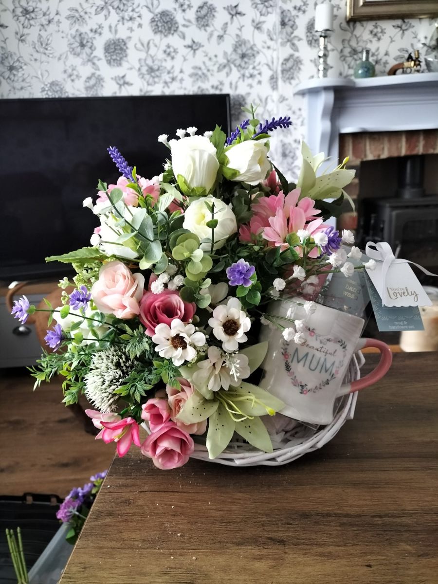 Beautiful Mum gift basket by Wright Stripes Floristry
